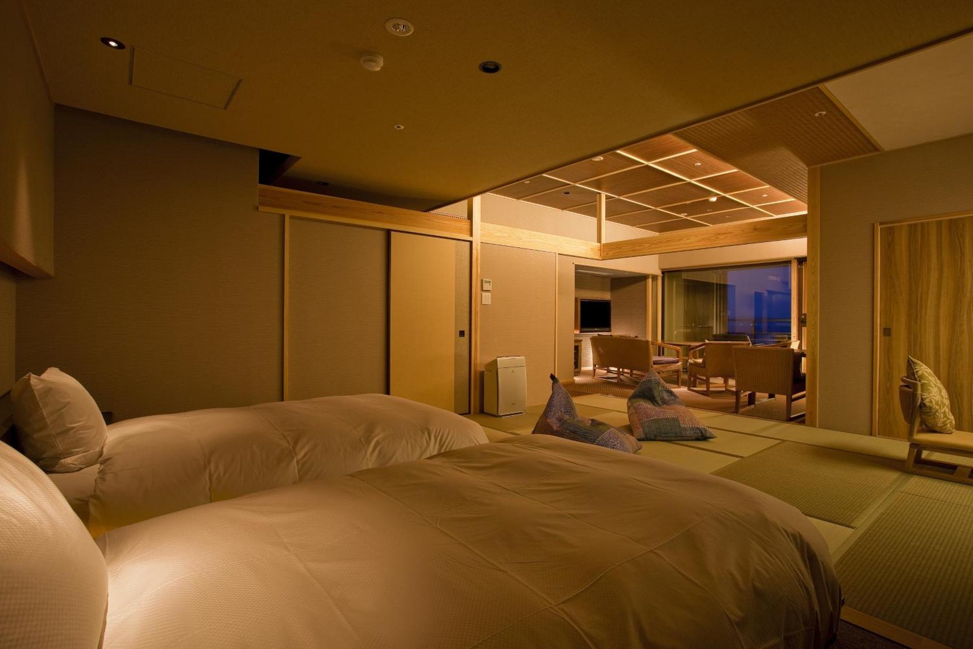 Hotel New Awaji Sumoto Esterno foto