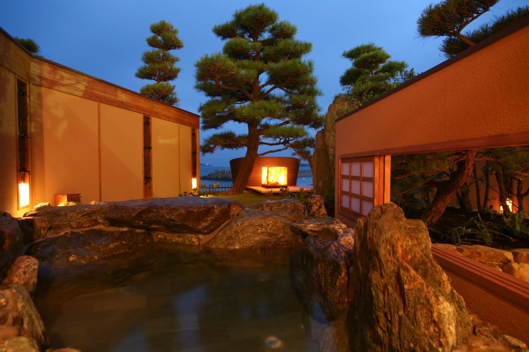 Hotel New Awaji Sumoto Esterno foto