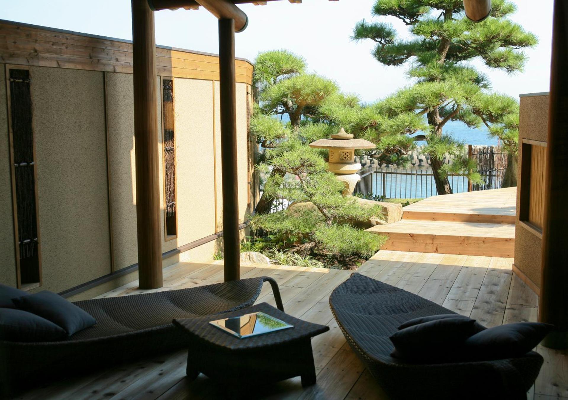 Hotel New Awaji Sumoto Esterno foto